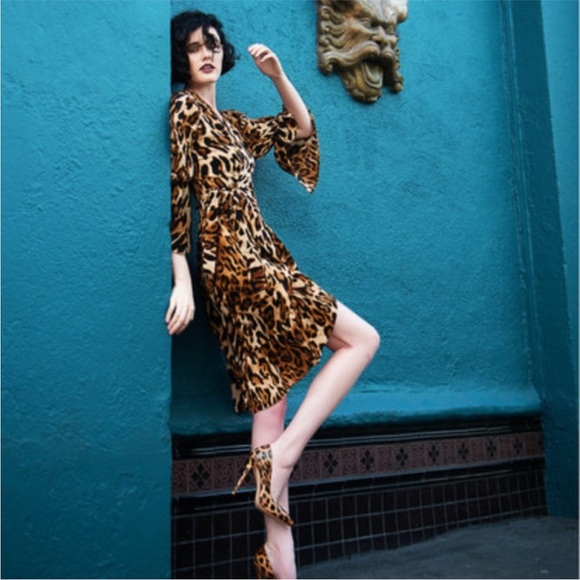 Dalia Macphee Women's Size L Leopard Print Bell Sleeve Wrap Dress Midi - Picture 1 of 7